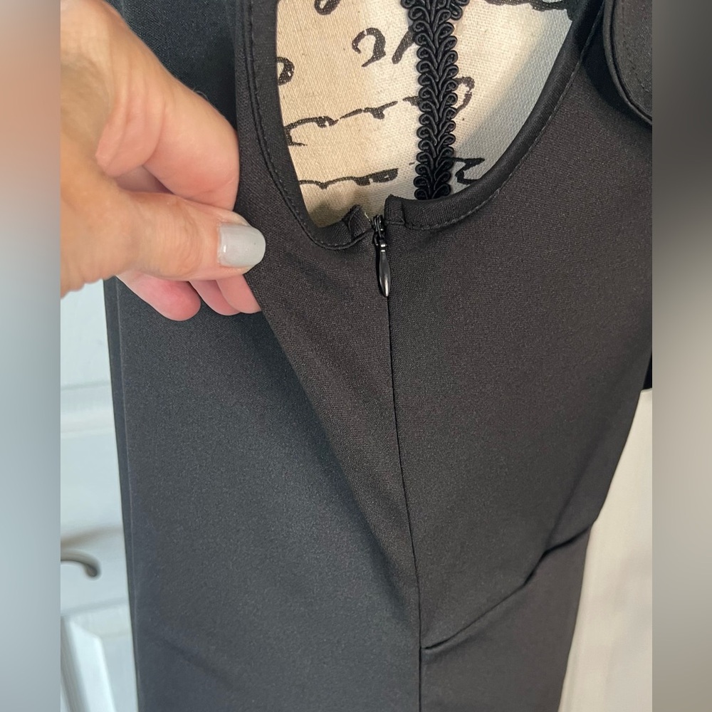 Lovely Black Dress with Deep V Neckline and ruffle around Collar, Sexy Chic! - Picture 8 of 10